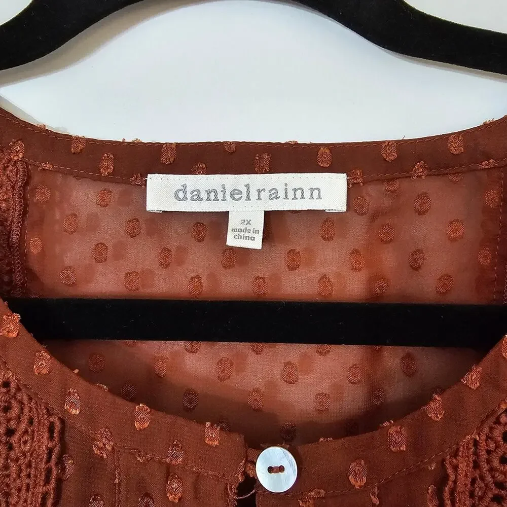 Daniel Rainn Rust Crochet Trim Sleevless Blouse - Picture 3 of 7